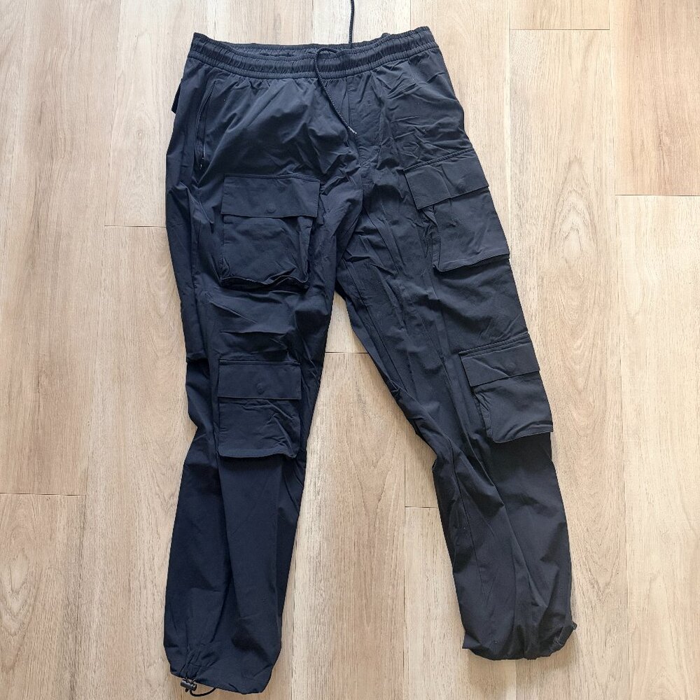 alo cargo venture pants in black - size men's XL